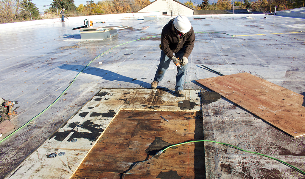 Professional roof repair contractor in New York